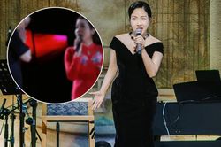 Đang hát, Diva Mỹ Linh bất ngờ chứng kiến một khán giả lên tận sân khấu chắp tay trước mặt mình?
