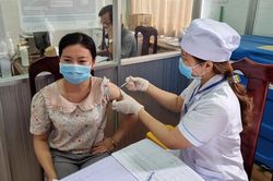 Đạ Tẻh: Khẩn trương đẩy nhanh tiến độ tiêm vắc xin phòng Covid-19
