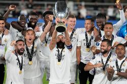 Real Madrid lần thứ năm đoạt Siêu Cúp châu Âu