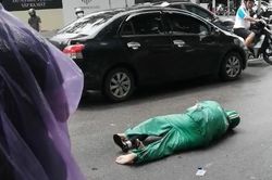 Hà Nội: Người phụ nữ bị sát hại giữa ban ngày trên phố đông người