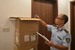 Phát hiện kho thuốc tân dược do nước ngoài sản xuất nhập lậu tại Hà Nội