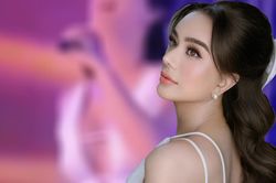 Lâm Khánh Chi trình diễn cực sung trên sân khấu đến nỗi rơi cả 'phụ tùng' xuống đất