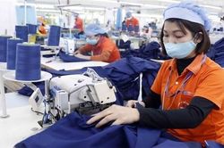 Doanh nghiệp dệt may than 'khát vốn', mất ổn định lao động