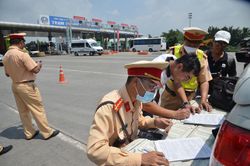 Xử phạt nhiều ô tô vi phạm ETC trên cao tốc TP Hồ Chí Minh - Long Thành - Dầu Giây