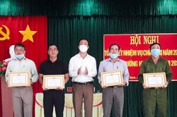 Kiểm tra, giám sát trong lãnh đạo thực hiện nhiệm vụ ở Hòa Ninh
