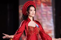 Thí sinh Hoa hậu Thế giới Việt Nam diễn 4 bộ sưu tập áo dài