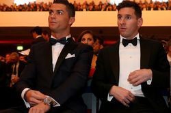 France Football lí giải nguyên nhân chọn Ronaldo, loại Messi khỏi đề cử Quả bóng vàng