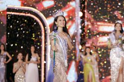 Dân mạng 'phát sốt' với màn 'bắn' tiếng Anh như gió của tân Hoa hậu Huỳnh Nguyễn Phương Mai