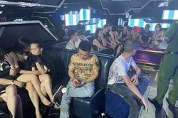 Đột kích quán bar trá hình Play House, phát hiện 65 đối tượng dương tính với ma túy