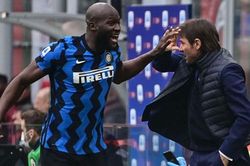 Conte lại 'đá đểu' Chelsea vụ Romelu Lukaku