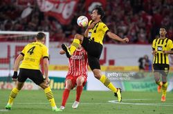 Dortmund thắng ngược tại vòng hai Bundesliga
