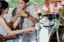 Mắc bẫy tình của gái làng chơi, thanh niên tan đời trai còn gánh thêm đống nợ