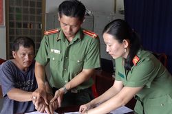 Lái xe tham gia đường dây đưa người xuất cảnh trái phép