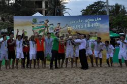 Trải nghiệm không khí lễ hội bóng đá biển Huda năm 2022