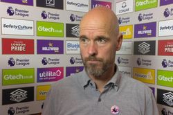 Erik ten Hag: 'Cầu thủ MU không tuân theo chiến thuật, tôi muốn thay cả đội sau hiệp một'