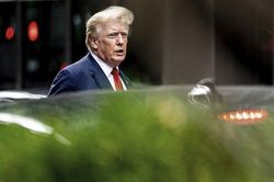 Luật sư của ông Trump từng khẳng định không có tài liệu mật ở Mar-a-Lago