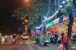 Đà Nẵng kiên quyết nói 'không' với hàng rong chèo kéo du khách