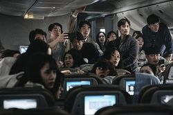 'Hạ cánh khẩn cấp' thống trị phòng vé Việt, lập kỷ lục doanh thu mới