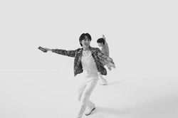 BTS làm MV đen trắng cực phiêu trên nền nhạc Suga sản xuất