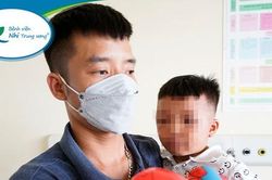 Bé trai bị nhét vào tủ cấp đông đã được ra viện