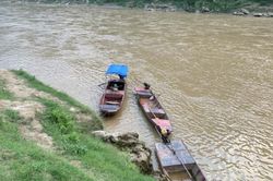 Tìm thấy thi thể bé 1 tuổi trong vụ lật thuyền 5 người mất tích trên sông Chảy