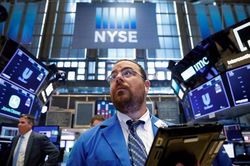 Chứng khoán Mỹ tiếp tục thăng hoa, chỉ số Dow Jones tăng hơn 150 điểm