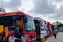 Giá xăng giảm 5 lần liên tiếp, nhưng 'lơ thơ' hãng xe giảm cước