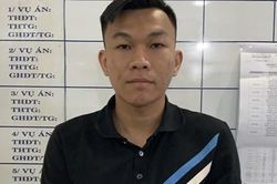 Nghi phạm cuối cùng trong nhóm cầm kiếm 'xin đểu' bánh trung thu ra đầu thú