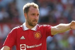 Cựu danh thủ MU bày cách giúp đội nhà tránh khỏi thảm bại trước Liverpool
