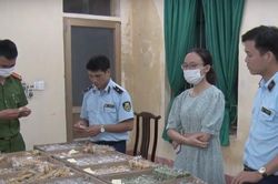 Cô gái mua hàng nghìn chiếc bánh Trung thu trôi nổi giá 3.000 đồng/chiếc về bán kiếm lời
