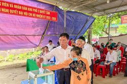 Chậm tổ chức đại hội chi bộ trực thuộc do chưa bầu trưởng thôn