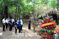 Đoàn công tác Hội Người cao tuổi Việt Nam thăm Khu di tích Quốc gia đặc biệt Tân Trào