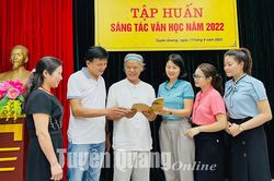 Trao đổi, chia sẻ kinh nghiệm sáng tác văn học