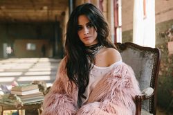 'Camila Cabello - Người yêu bản thân' có tình mới
