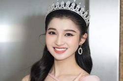 Vẻ đẹp trong sáng và dịu dàng của Á hậu Phương Nhi