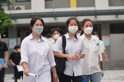 Xôn xao thông tin 'môn Văn thi theo hình thức trắc nghiệm', Bộ GD&ĐT nói gì?