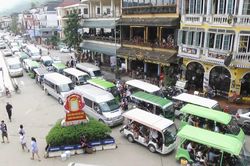 Sa Pa bàn về hoạt động thí điểm xe chở người 4 bánh có gắn động cơ điện, xăng