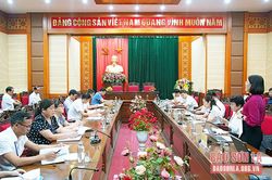 Kiểm tra cải cách hành chính và nội vụ tại huyện Quỳnh Nhai
