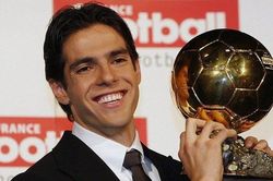 Ai chen vào 18 năm 'trị vì' của Messi và Ronaldo?