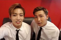 Jungkook BTS có thói ăn uống khiến RM hoảng hồn