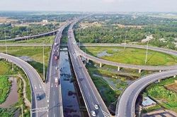 Đầu tư cho giao thông để vùng đất Chín Rồng 'cất cánh'