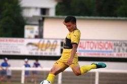 Quang Hải lần thứ 4 liên tiếp có trong danh sách thi đấu của Pau FC, chờ bàn thắng đầu tiên