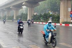 Hà Nội mưa rất to, đề phòng úng ngập đô thị