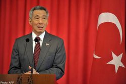 Singapore ngưng hình sự hóa quan hệ đồng tính nam