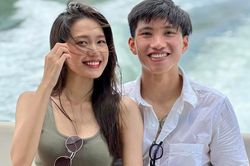 Đoàn Văn Hậu đèo Hải My lưng trần 'cháy phố' bằng xe đạp
