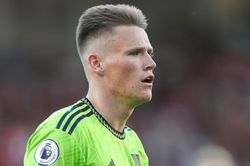 Chuyển nhượng 21/8: MU bán McTominay. Barcelona chia tay Memphis Depay, Umtiti