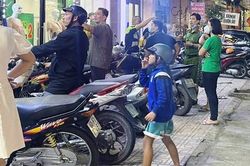 Bắt nghi can dùng dao tấn công khiến 2 người tại cửa hàng điện thoại thương vong