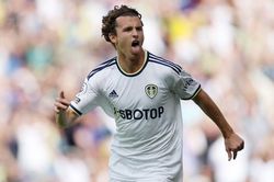 Thủ môn Mendy mắc sai lầm, Chelsea thua tan nát trước Leeds