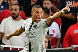 Mbappe lập hat-trick trong trận thắng 7-1 của PSG