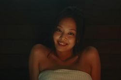 Jennie Blackpink lại bị chỉ trích vì hạ thấp gốc gác trong 'The Idol'